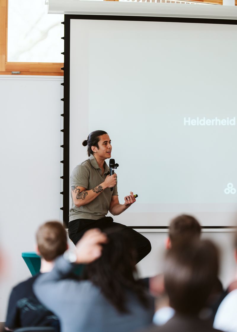 Jamar presenteert voor groep ondernemers